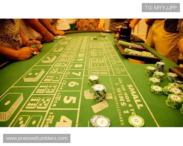 在凯发真人版旗舰厅体验真人荷官实时互动,感受赌场现场的紧张刺激与真实氛围 在凯发真人版旗舰厅体验真人荷官实时互动,感受赌场现场的紧张刺激与真实氛围